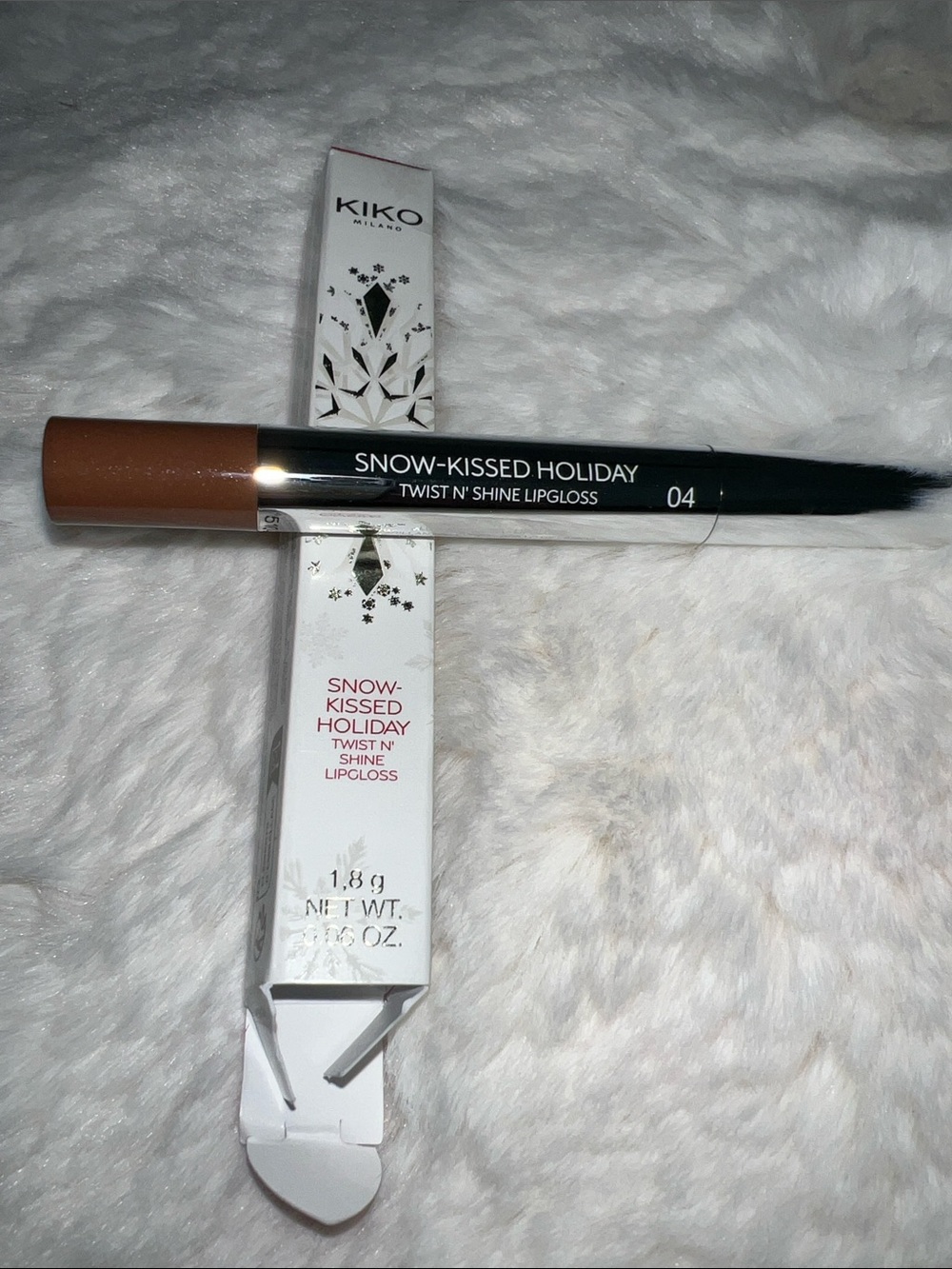 Kiko Milano Snow-Kissed Holiday Twist N' Shine Lipgloss - 04 Warm Kissmas
